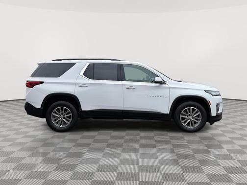 Summit White 2023 Chevrolet Traverse LT Cloth