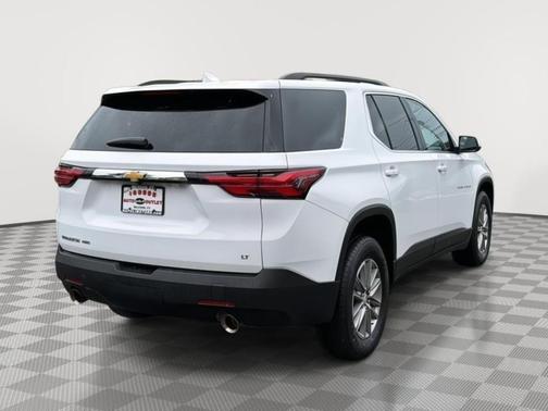 Summit White 2023 Chevrolet Traverse LT Cloth