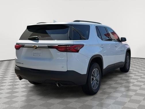 Summit White 2023 Chevrolet Traverse LT Cloth