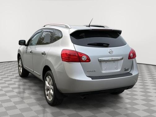 Brilliant Silver Metallic 2013 Nissan Rogue SV