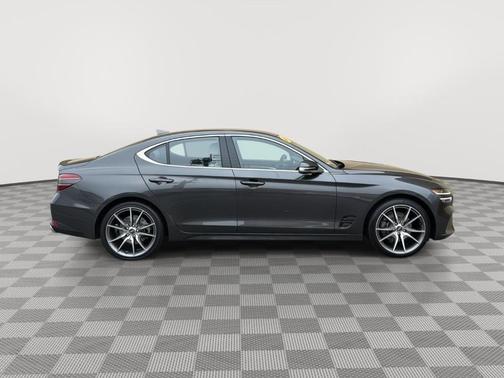 Makalu Gray 2023 Genesis G70 2.0T