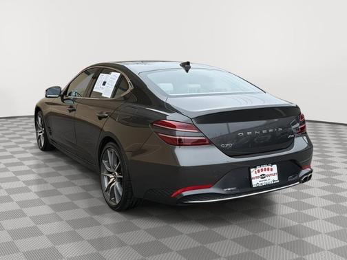 Makalu Gray 2023 Genesis G70 2.0T