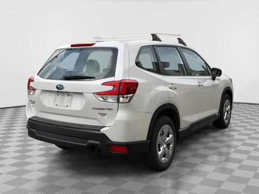 Crystal White Pearl 2021 Subaru Forester