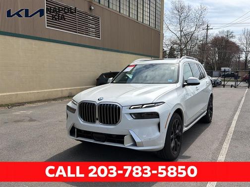 Mineral White Metallic 2024 BMW X7 xDrive40i