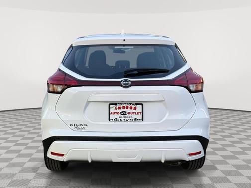2022 Nissan Kicks S