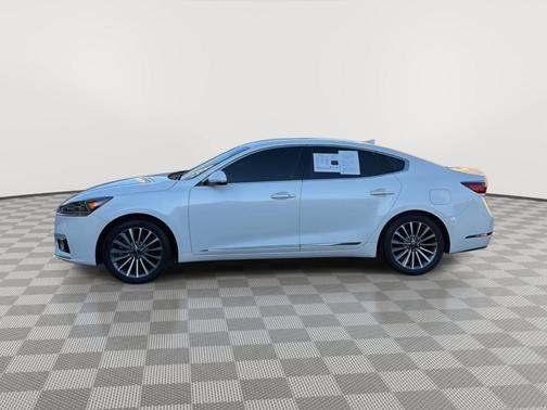 2018 Kia Cadenza Premium