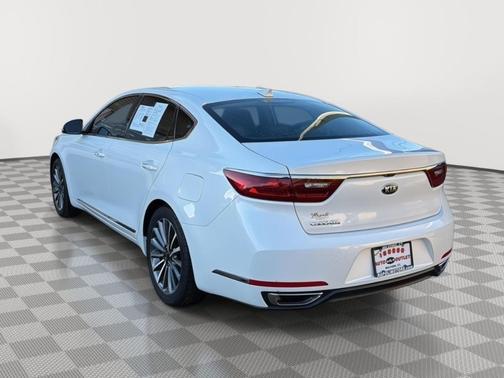 2018 Kia Cadenza Premium