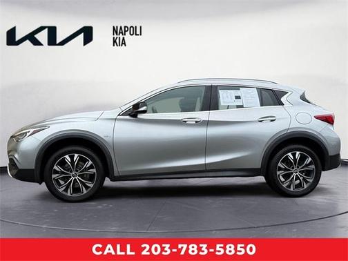 2018 INFINITI QX30 Luxury