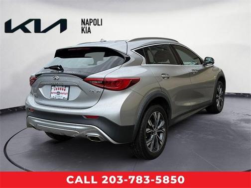 2018 INFINITI QX30 Luxury