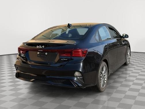 Aurora Black Pearl 2023 Kia Forte GT-Line