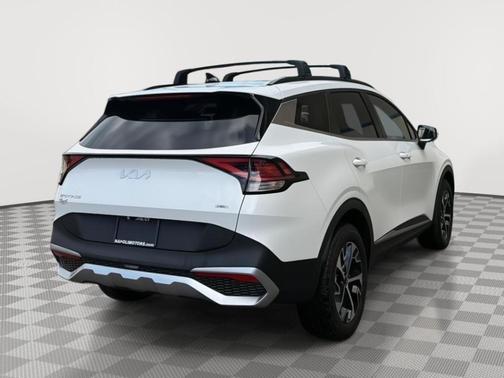 Glacial White Pearl 2023 Kia Sportage X-Line
