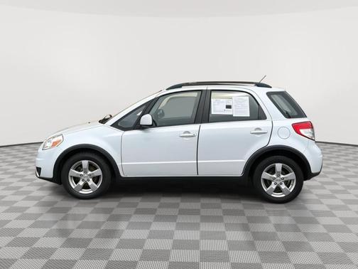 White Water Pearl 2012 Suzuki SX4 Premium