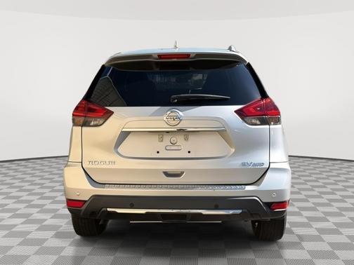Brilliant Silver Metallic 2020 Nissan Rogue SV