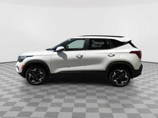 Snow White Pearl 2025 Kia Seltos S