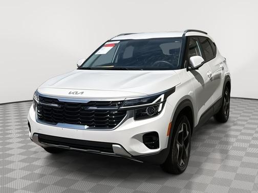 Snow White Pearl 2025 Kia Seltos S