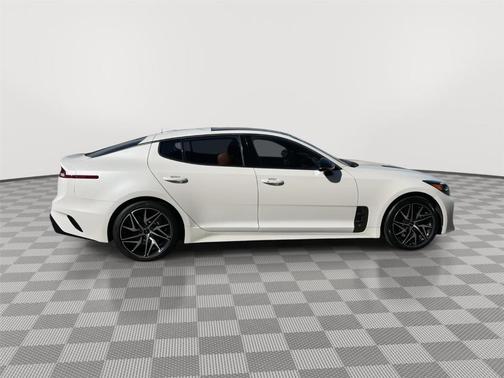 2022 Kia Stinger GT-Line
