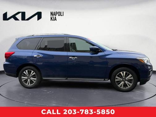 2017 Nissan Pathfinder SL