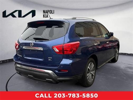 2017 Nissan Pathfinder SL