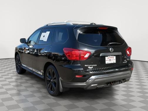 2017 Nissan Pathfinder Platinum
