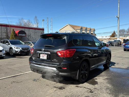 2017 Nissan Pathfinder Platinum