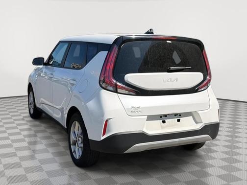 Snow White Pearl 2024 Kia Soul LX