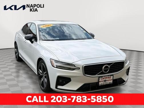 Crystal White Pearl Metallic 2019 Volvo S60 T6 R-Design