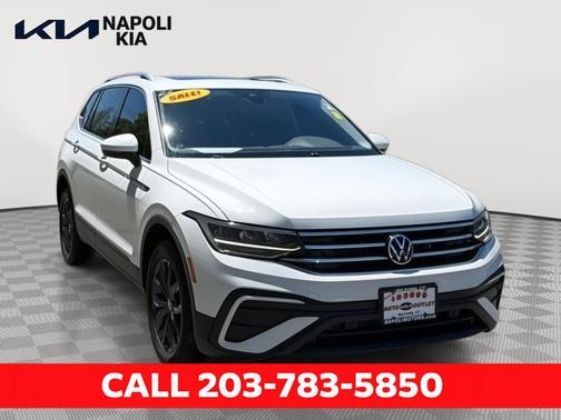 Pure White 2022 Volkswagen Tiguan 2.0T SE