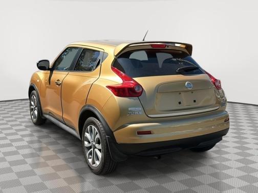 Atomic Gold 2013 Nissan Juke SV