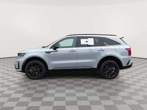 Wolf Gray 2023 Kia Sorento SX