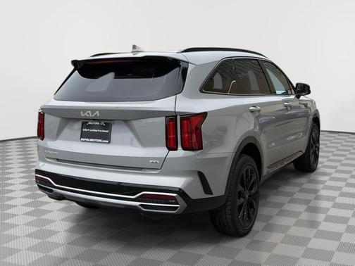 Wolf Gray 2023 Kia Sorento SX