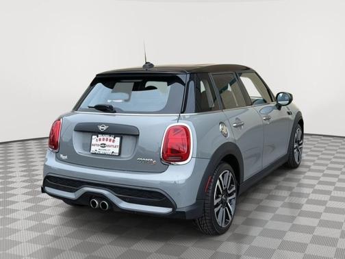 Moonwalk Gray Metallic 2022 MINI Hardtop Cooper S