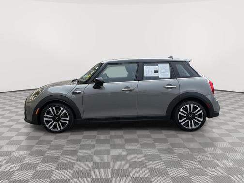Moonwalk Gray Metallic 2022 MINI Hardtop Cooper S