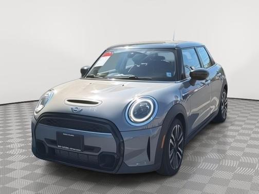 Moonwalk Gray Metallic 2022 MINI Hardtop Cooper S
