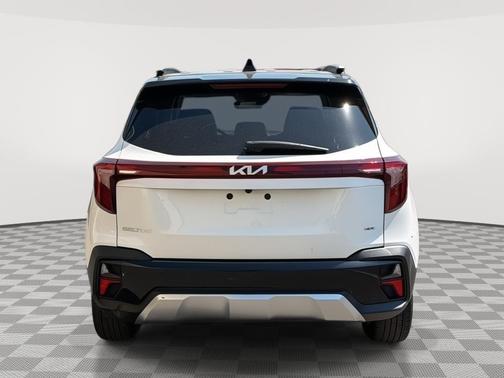 Clear White 2025 Kia Seltos S