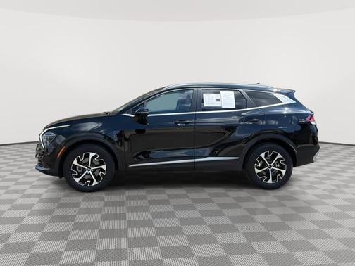 Ebony Black 2024 Kia Sportage EX