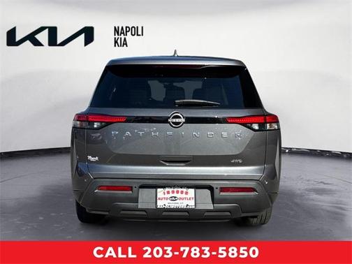 2022 Nissan Pathfinder S