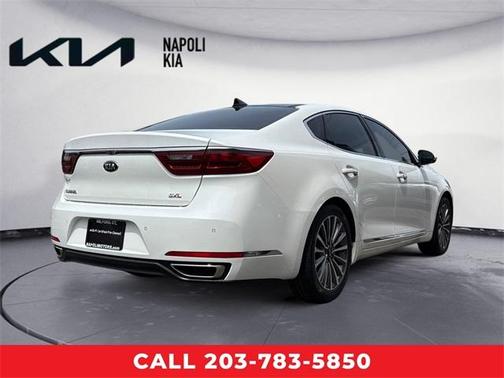 2017 Kia Cadenza Technology