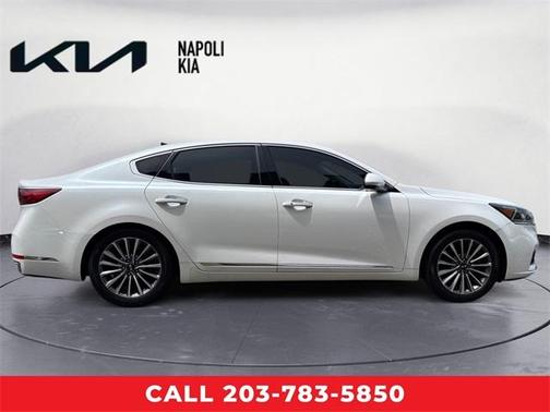 2017 Kia Cadenza Technology