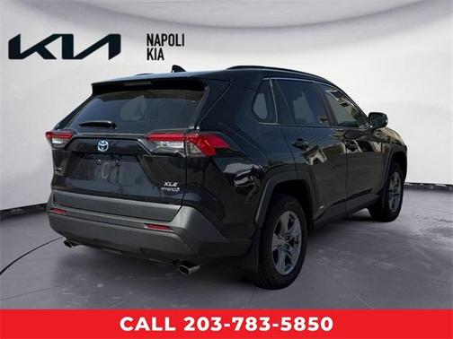 2022 Toyota RAV4 Hybrid XLE
