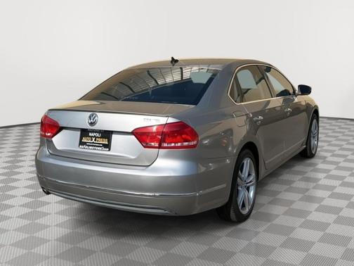 Tungsten Silver Metallic 2012 Volkswagen Passat 2.0 TDI SEL Premium