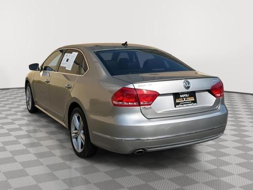 Tungsten Silver Metallic 2012 Volkswagen Passat 2.0 TDI SEL Premium