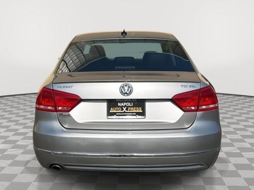 Tungsten Silver Metallic 2012 Volkswagen Passat 2.0 TDI SEL Premium