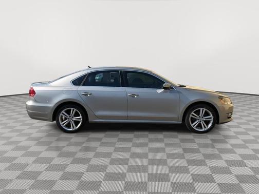 Tungsten Silver Metallic 2012 Volkswagen Passat 2.0 TDI SEL Premium