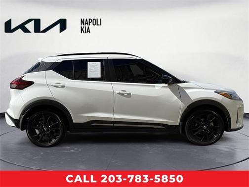 2023 Nissan Kicks SR