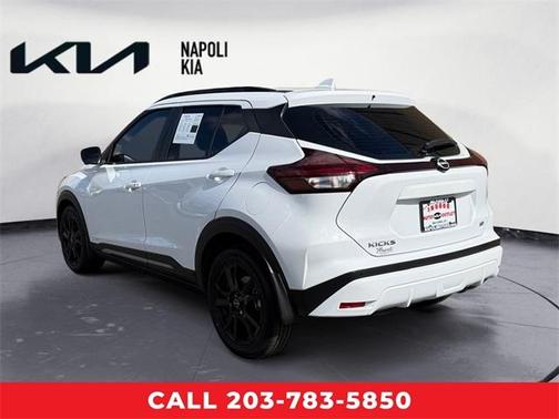 2023 Nissan Kicks SR