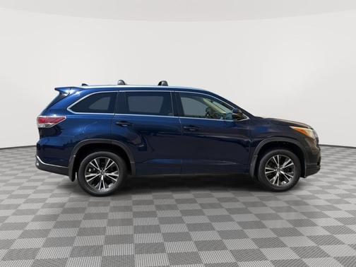 Nautical Blue Metallic 2016 Toyota Highlander XLE