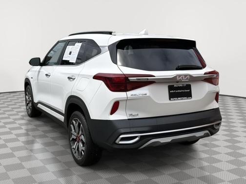 Snow White Pearl 2022 Kia Seltos SX