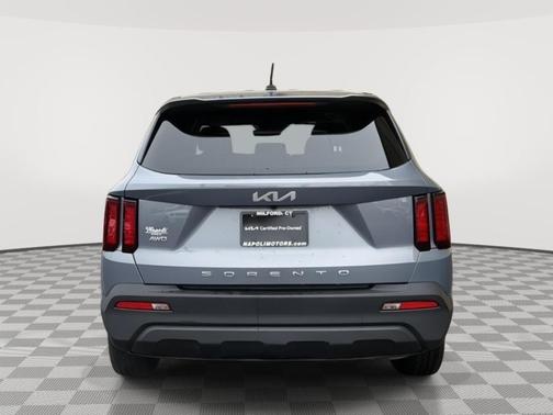 Everlasting Silver 2022 Kia Sorento LX