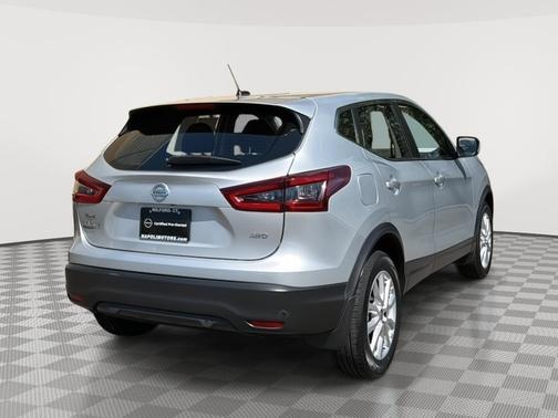 Brilliant Silver Metallic 2021 Nissan Rogue Sport S