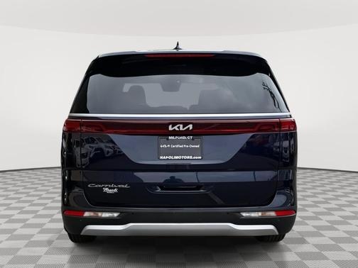 2022 Kia Carnival LX